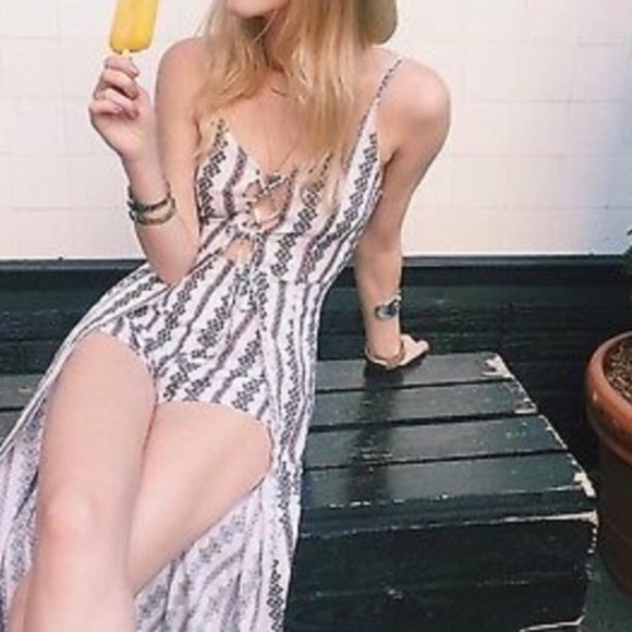 BRAND NEW! SEXY Boho Floral Romper - Picture 2 of 8